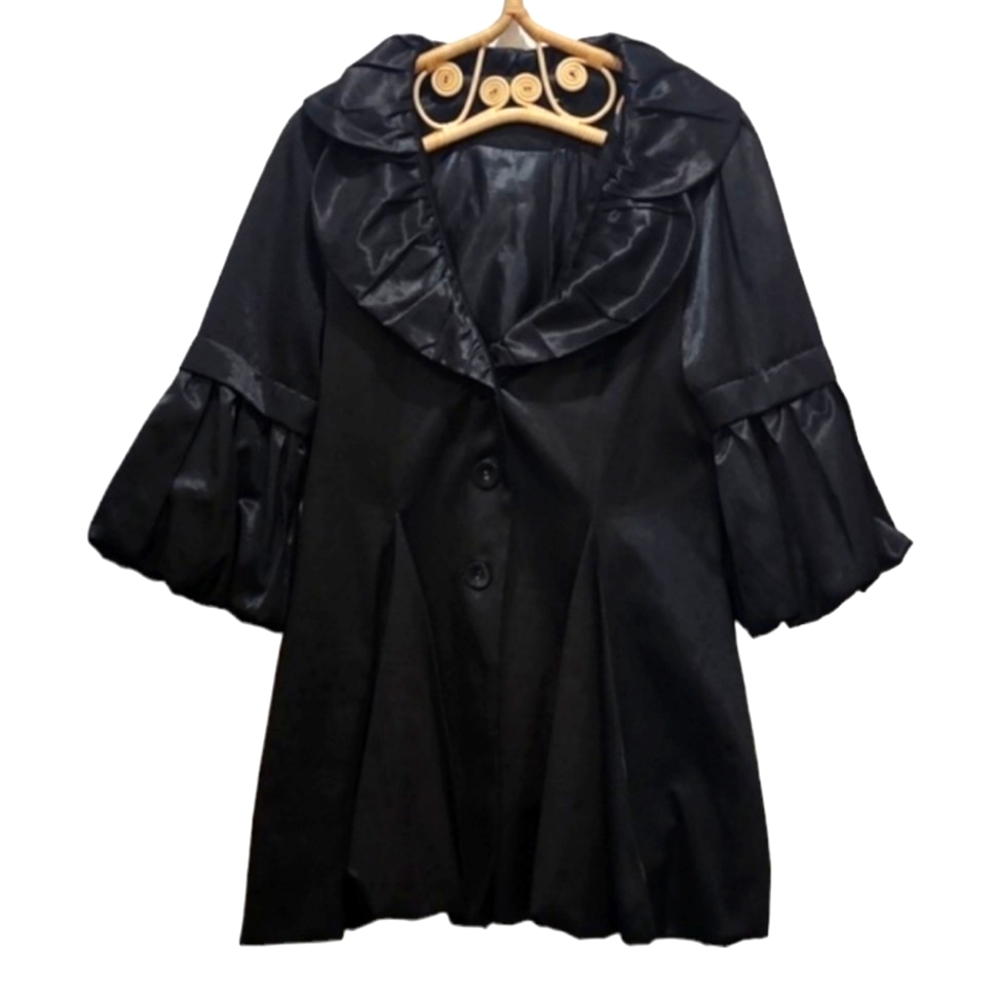 Ryu black short puffed-sleeve coat size L